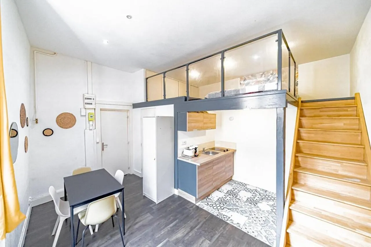 Studio Dumas-Charmant 2 Pers-Metro Valmy Apartment Lyon 0*,  France